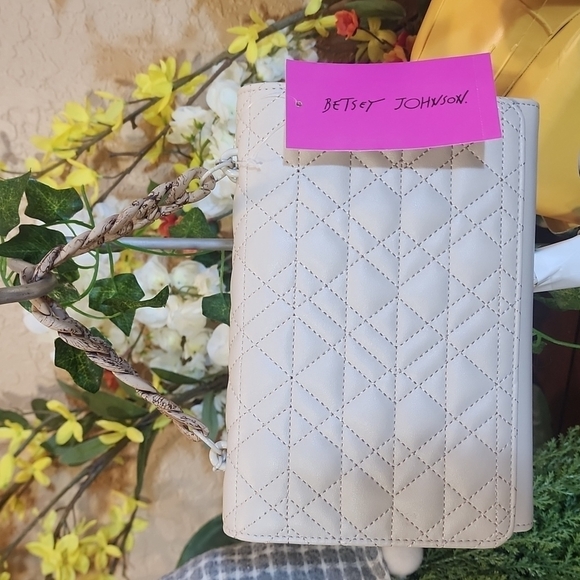 BETSEY JOHNSON WALLET/CROSSBODY - Picture 1 of 12
